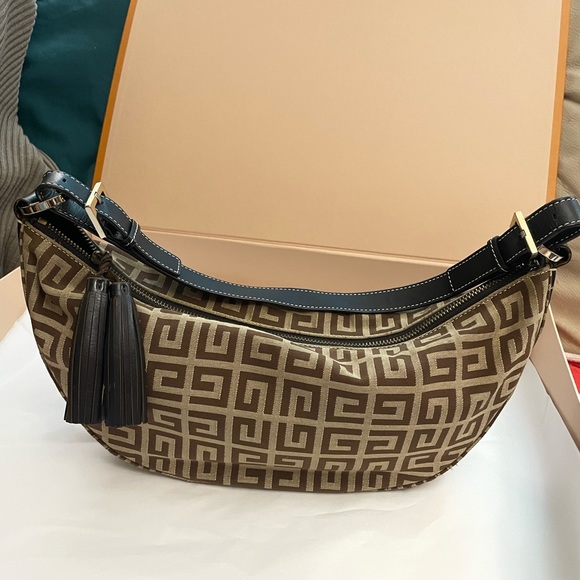 SoldâAuthentic GIVENCHY Cut Monogram Shoulder Bag - Picture 11 of 16